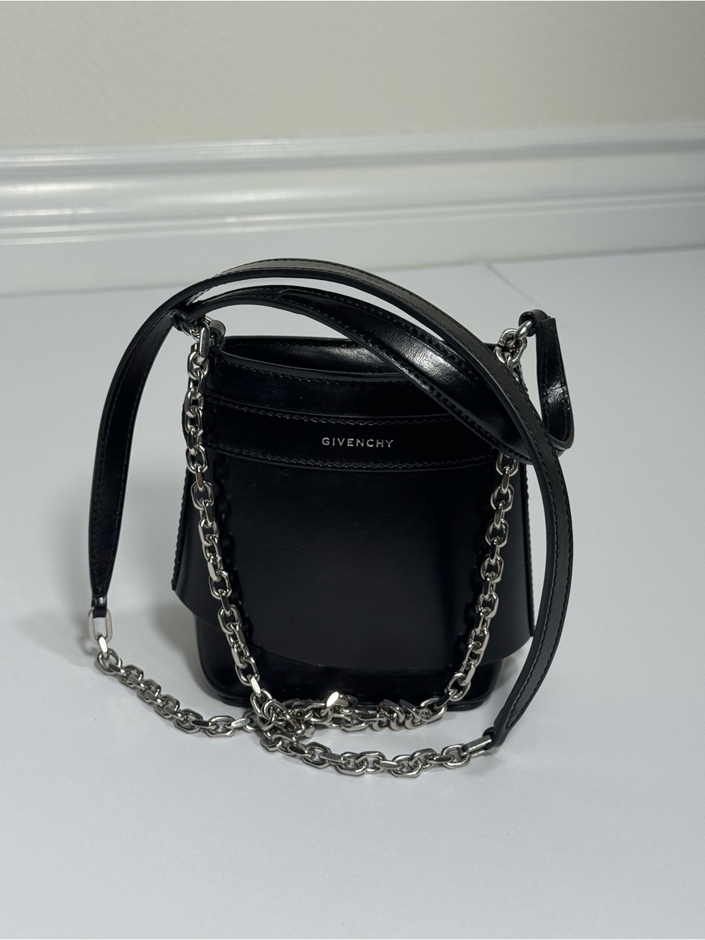Givenchy Mini Shark Lock Bucket Bag - Picture 7 of 16